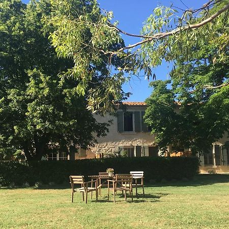 B&B Mas Les Lecques Beaucaire  Exterior foto