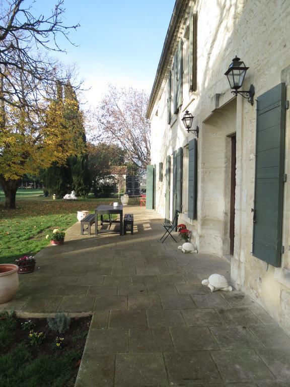 B&B Mas Les Lecques Beaucaire  Habitación foto