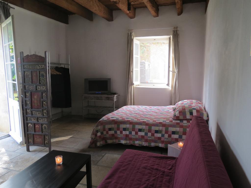 B&B Mas Les Lecques Beaucaire  Habitación foto