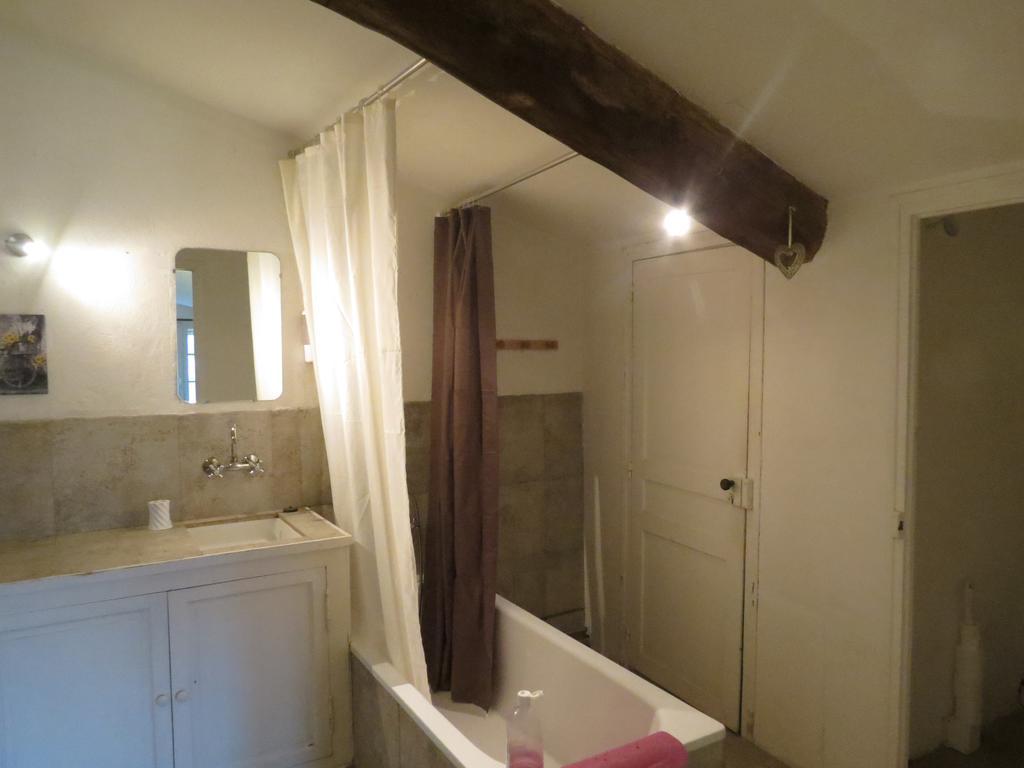 B&B Mas Les Lecques Beaucaire  Exterior foto