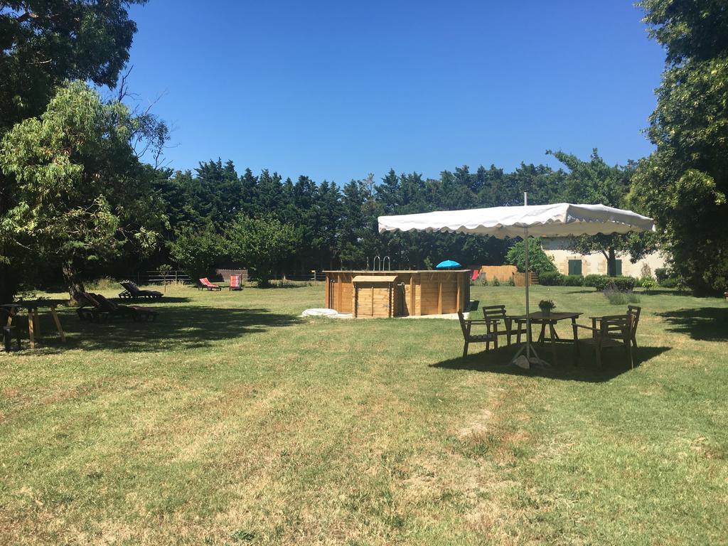 B&B Mas Les Lecques Beaucaire  Exterior foto